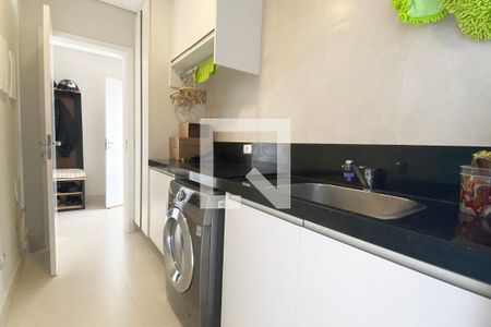 Casa de condomínio para alugar com 430m², 5 quartos e 6 vagasÁrea de Serviço