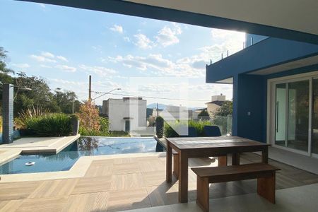 Casa de condomínio para alugar com 430m², 5 quartos e 6 vagasPiscina