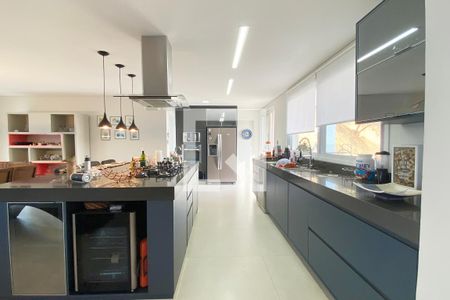 Casa de condomínio para alugar com 430m², 5 quartos e 6 vagasCozinha