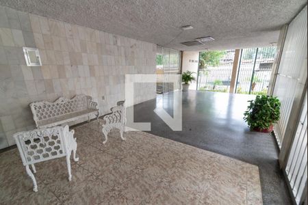Apartamento para alugar com 70m², 2 quartos e 1 vaga Apartamento para alugar com 70m², 2 quartos e 1 vagaHall