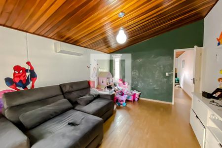 Casa à venda com 263m², 4 quartos e 4 vagas Casa à venda com 263m², 4 quartos e 4 vagasQuarto