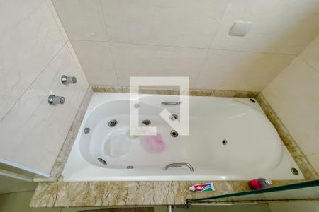 Casa à venda com 263m², 4 quartos e 4 vagas Casa à venda com 263m², 4 quartos e 4 vagasDetalhe Banheiro da Suite 3