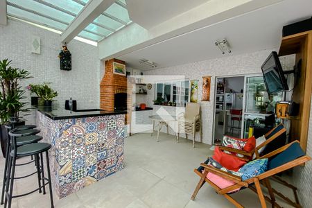 Casa à venda com 263m², 4 quartos e 4 vagas Casa à venda com 263m², 4 quartos e 4 vagasEspaço Gourmet