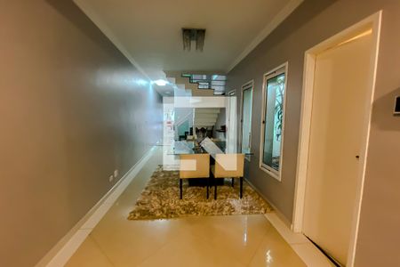 Sala de casa à venda com 4 quartos, 263m² em Vila Bertioga, São Paulo