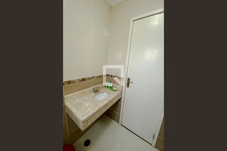 Casa à venda com 263m², 4 quartos e 4 vagas Casa à venda com 263m², 4 quartos e 4 vagasBanheiro da Suite