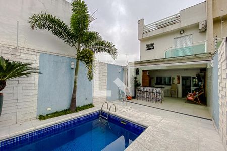 Casa à venda com 263m², 4 quartos e 4 vagas Casa à venda com 263m², 4 quartos e 4 vagasPiscina