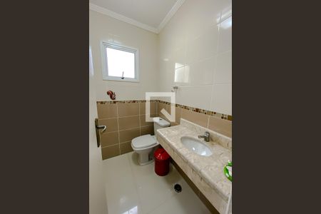 Casa à venda com 263m², 4 quartos e 4 vagas Casa à venda com 263m², 4 quartos e 4 vagasBanheiro da Suite