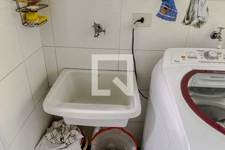 Casa à venda com 263m², 4 quartos e 4 vagas Casa à venda com 263m², 4 quartos e 4 vagasDetalhe Lavanderia