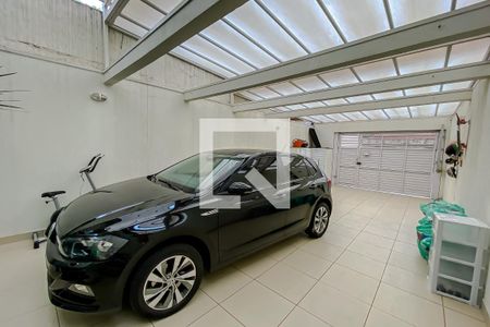 Casa à venda com 263m², 4 quartos e 4 vagas Casa à venda com 263m², 4 quartos e 4 vagasGaragemGaragem