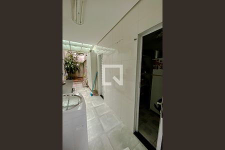 Casa à venda com 263m², 4 quartos e 4 vagas Casa à venda com 263m², 4 quartos e 4 vagasLavanderia