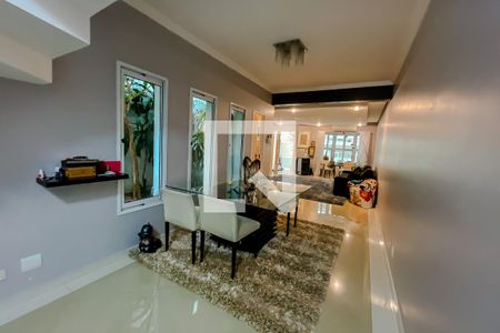 Sala de casa à venda com 4 quartos, 263m² em Vila Bertioga, São Paulo