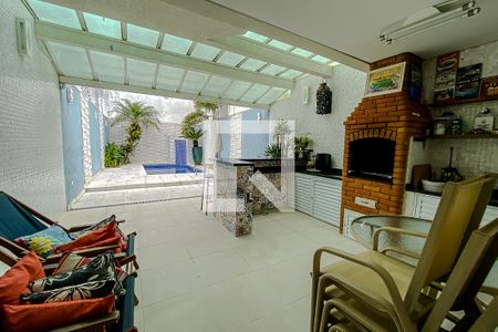 Casa à venda com 263m², 4 quartos e 4 vagas Casa à venda com 263m², 4 quartos e 4 vagasEspaço Gourmet