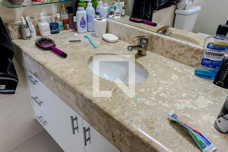 Casa à venda com 263m², 4 quartos e 4 vagas Casa à venda com 263m², 4 quartos e 4 vagasDetalhe Banheiro da Suite 3