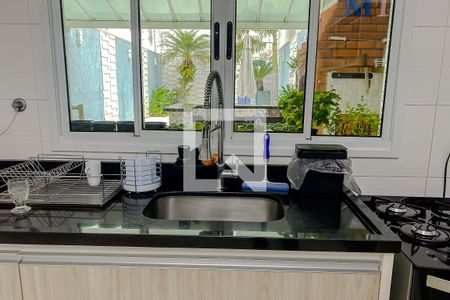 Casa à venda com 263m², 4 quartos e 4 vagas Casa à venda com 263m², 4 quartos e 4 vagasDetalhe Cozinha