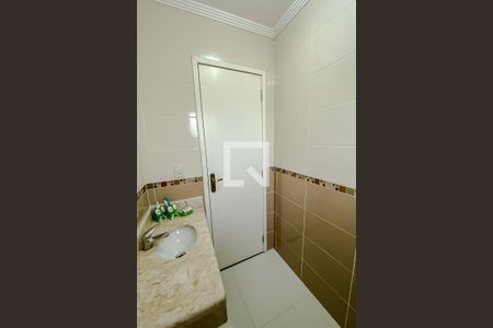 Casa à venda com 263m², 4 quartos e 4 vagas Casa à venda com 263m², 4 quartos e 4 vagasBanheiro da Suite