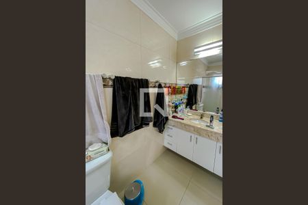 Casa à venda com 263m², 4 quartos e 4 vagas Casa à venda com 263m², 4 quartos e 4 vagasBanheiro da Suite 3