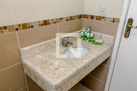 Casa à venda com 263m², 4 quartos e 4 vagas Casa à venda com 263m², 4 quartos e 4 vagasDetalhe Banheiro da Suite