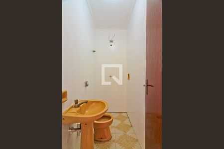 Casa para alugar com 200m², 4 quartos e 2 vagasBanheiro de Serviço