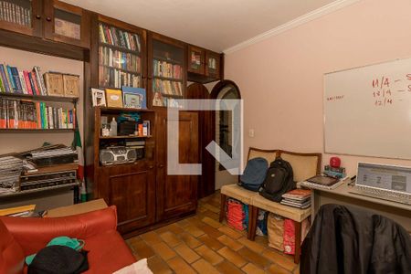 Casa à venda com 280m², 3 quartos e 2 vagasEscritório