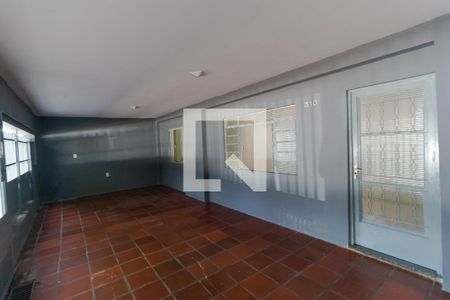 Casa à venda com 80m², 2 quartos e 2 vagasFachada