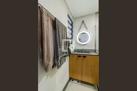 Apartamento à venda com 110m², 2 quartos e sem vaga Apartamento à venda com 110m², 2 quartos e sem vagaBanheiro da suíte