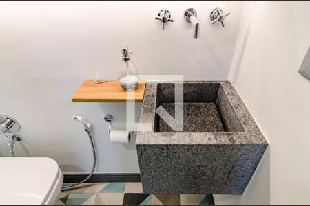 Apartamento à venda com 110m², 2 quartos e sem vaga Apartamento à venda com 110m², 2 quartos e sem vagaBanheiro