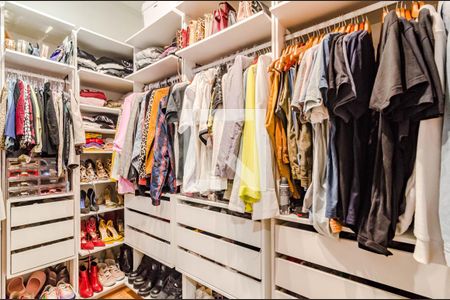 Apartamento à venda com 110m², 2 quartos e sem vaga Apartamento à venda com 110m², 2 quartos e sem vagaCloset