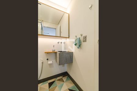 Apartamento à venda com 110m², 2 quartos e sem vaga Apartamento à venda com 110m², 2 quartos e sem vagaBanheiro