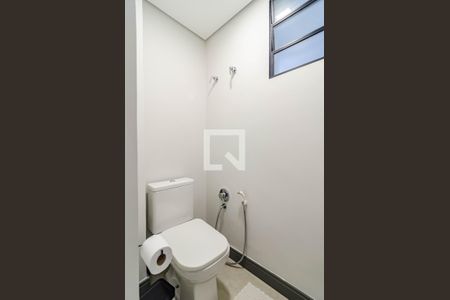 Apartamento à venda com 110m², 2 quartos e sem vaga Apartamento à venda com 110m², 2 quartos e sem vagaBanheiro da suíte