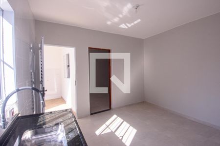 Sala/Cozinha de casa para alugar com 2 quartos, 60m² em Jardim Vila Carrão, São Paulo