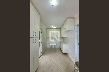 Apartamento à venda com 105m², 3 quartos e 2 vagas Apartamento à venda com 105m², 3 quartos e 2 vagasCozinha