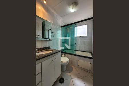Apartamento à venda com 105m², 3 quartos e 2 vagas Apartamento à venda com 105m², 3 quartos e 2 vagasBanheiro Suíte