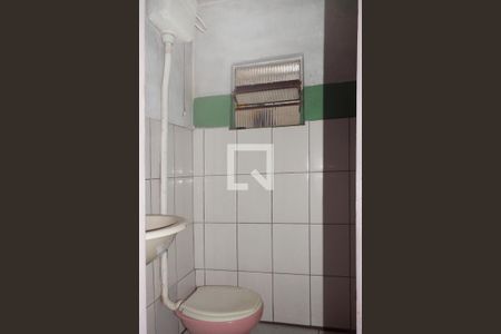Banheiro de casa para alugar com 1 quarto, 25m² em Parque Casa de Pedra, São Paulo