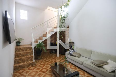 Sala de casa para alugar com 2 quartos, 110m² em Jardim Santa Lucrécia, São Paulo
