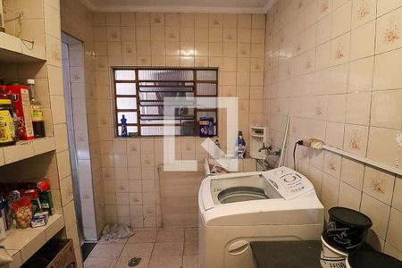 Casa à venda com 169m², 2 quartos e 2 vagasCasa 1 - Área de serviço