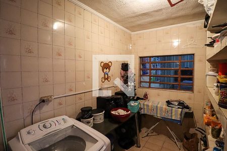 Casa à venda com 169m², 2 quartos e 2 vagasCasa 1 - Área de serviço