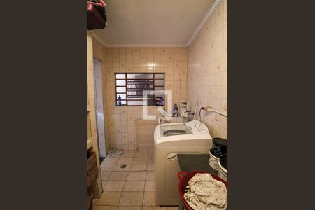 Casa à venda com 169m², 2 quartos e 2 vagasCasa 1 - Área de serviço
