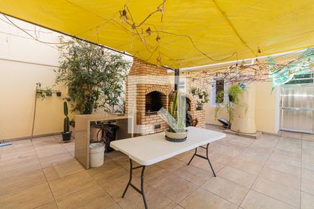 Casa à venda com 222m², 3 quartos e 3 vagasQuintal com Churrasqueira