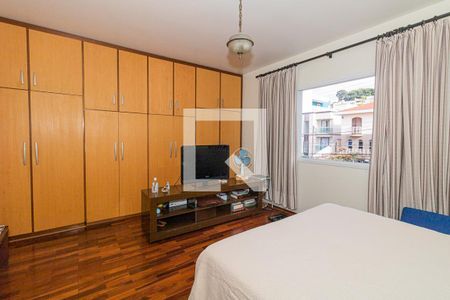 Casa à venda com 222m², 3 quartos e 3 vagasSuíte