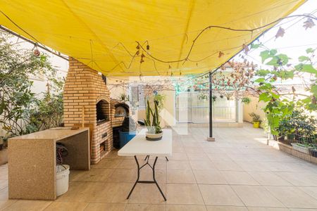 Casa à venda com 222m², 3 quartos e 3 vagasQuintal com Churrasqueira