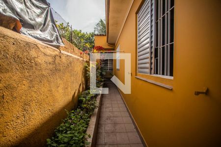Casa à venda com 300m², 3 quartos e 2 vagasCorredor - externo