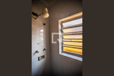 Casa à venda com 300m², 3 quartos e 2 vagasBanheiro - Torneira