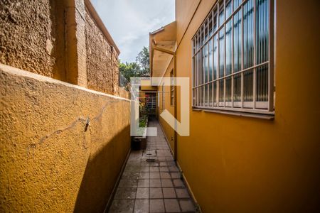 Casa à venda com 300m², 3 quartos e 2 vagasCorredor - externo