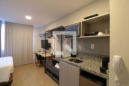Quarto e Cozinha  de kitnet/studio para alugar com 1 quarto, 19m² em Jardim Brasília (zona Norte), São Paulo