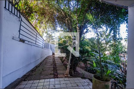 Casa de condomínio à venda com 700m², 4 quartos e 5 vagas Casa de condomínio à venda com 700m², 4 quartos e 5 vagasSuíte