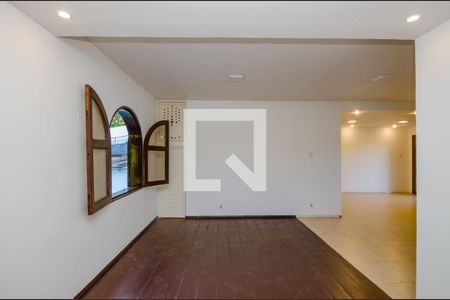 Sala de casa de condomínio à venda com 4 quartos, 700m² em Estância Serrana, Nova Lima