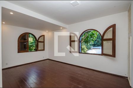 Sala de casa de condomínio à venda com 4 quartos, 700m² em Estância Serrana, Nova Lima
