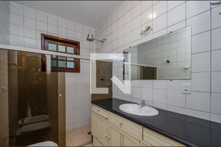 Casa de condomínio à venda com 700m², 4 quartos e 5 vagas Casa de condomínio à venda com 700m², 4 quartos e 5 vagasBanheiro Social 1