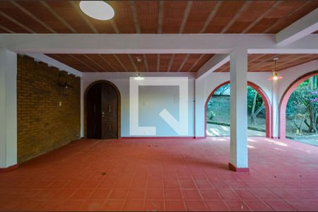 Casa de condomínio à venda com 700m², 4 quartos e 5 vagas Casa de condomínio à venda com 700m², 4 quartos e 5 vagasGaragem