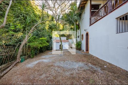 Casa de condomínio à venda com 700m², 4 quartos e 5 vagas Casa de condomínio à venda com 700m², 4 quartos e 5 vagasÁrea Externa - Quintal